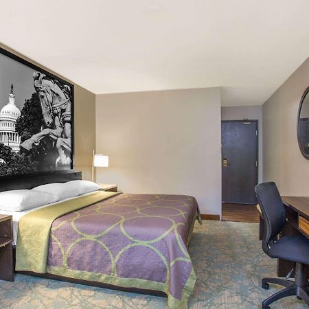 Motel Super 8 By Wyndham Waldorf Extérieur photo