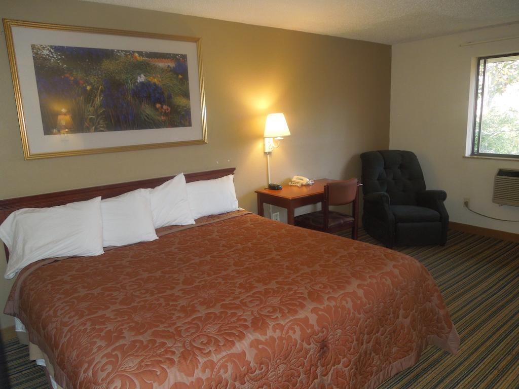 Motel Super 8 By Wyndham Waldorf Extérieur photo