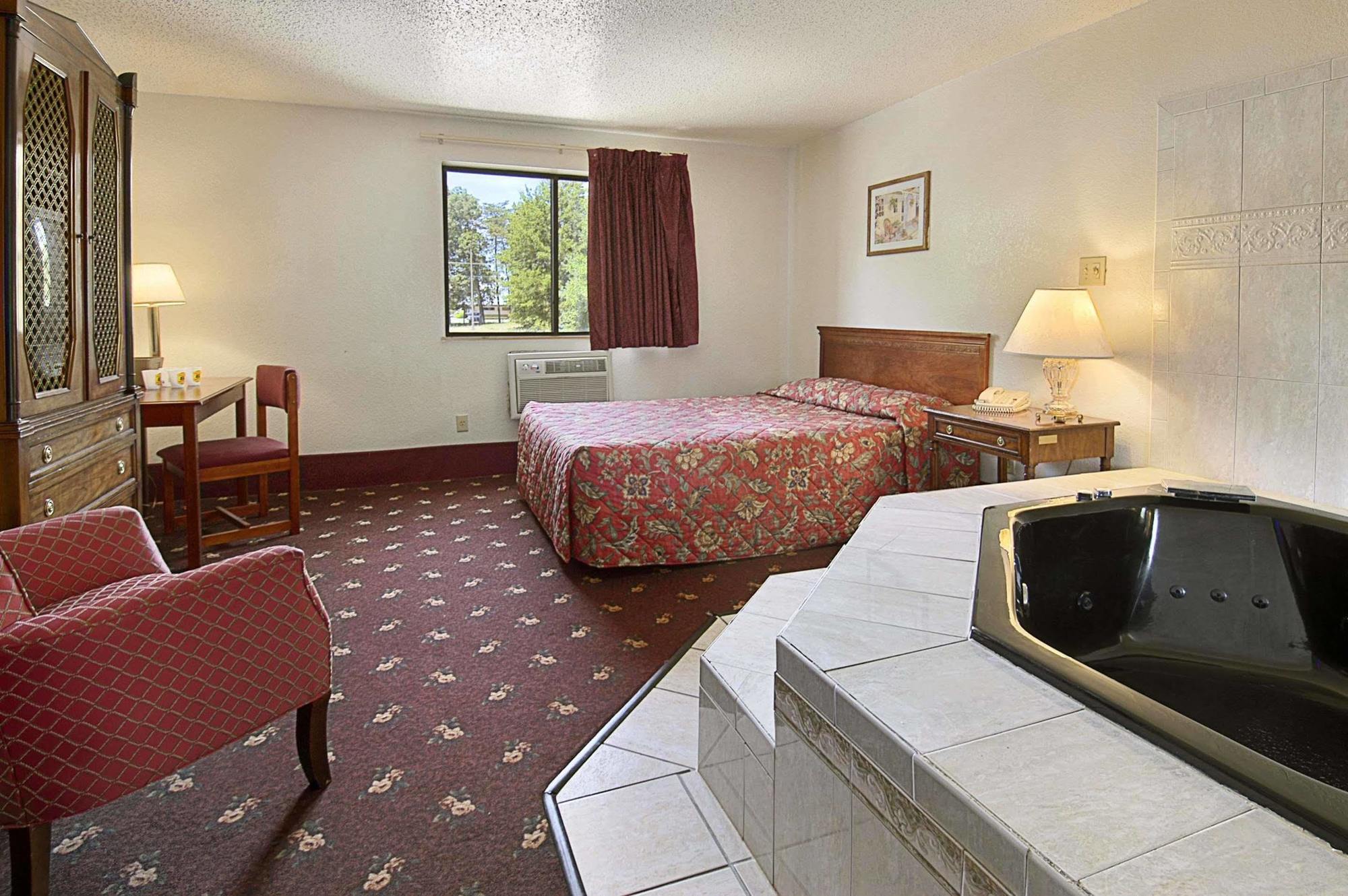 Motel Super 8 By Wyndham Waldorf Extérieur photo
